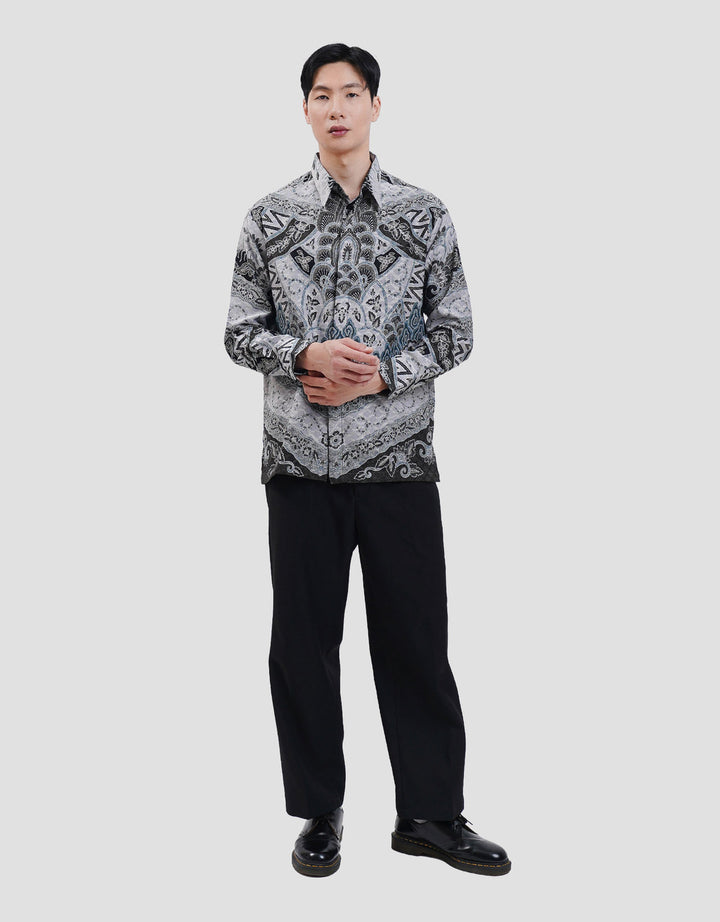 Arjuna Weda Regular Fit Mega Mendung Kemeja Batik Pria