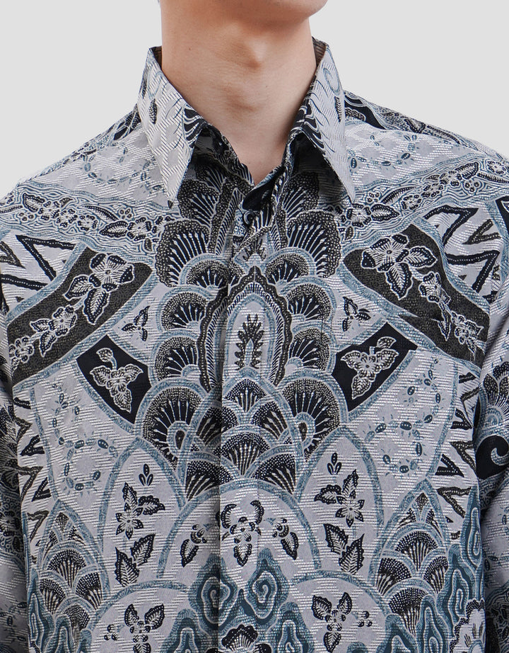 Arjuna Weda Regular Fit Mega Mendung Kemeja Batik Pria
