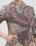 Arjuna Weda Peksi Gandrung Parang Blouse Batik Wanita