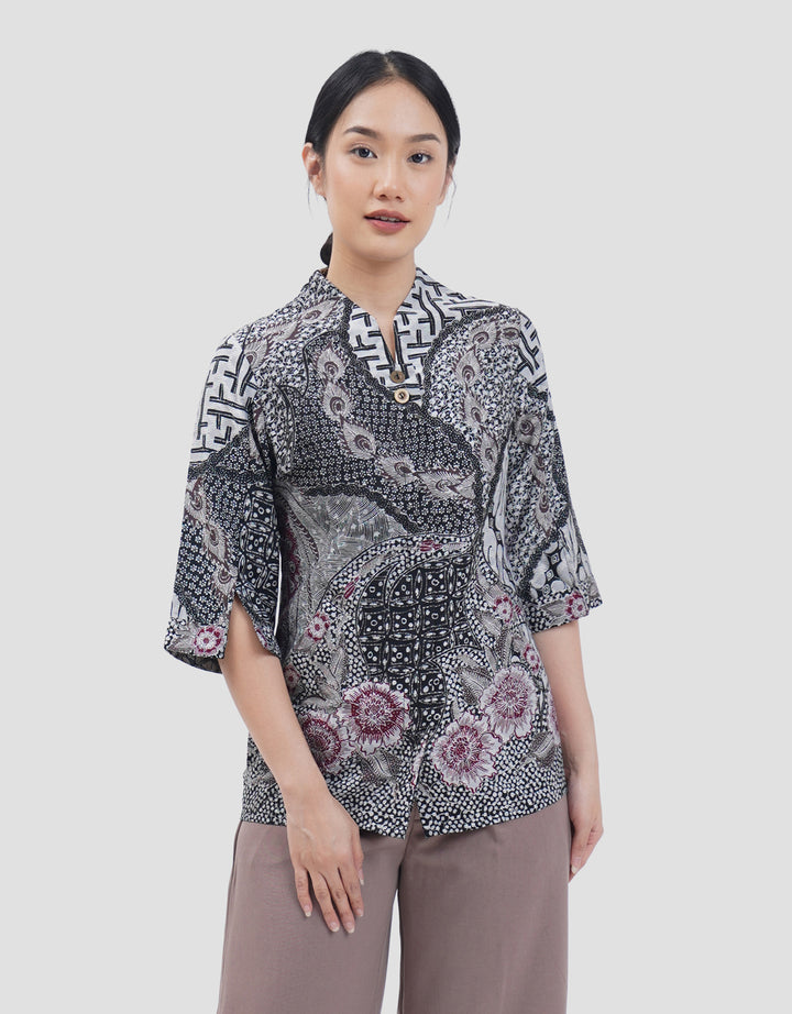 Arjuna Weda Peksi Gandrung Parang Blouse Batik Wanita