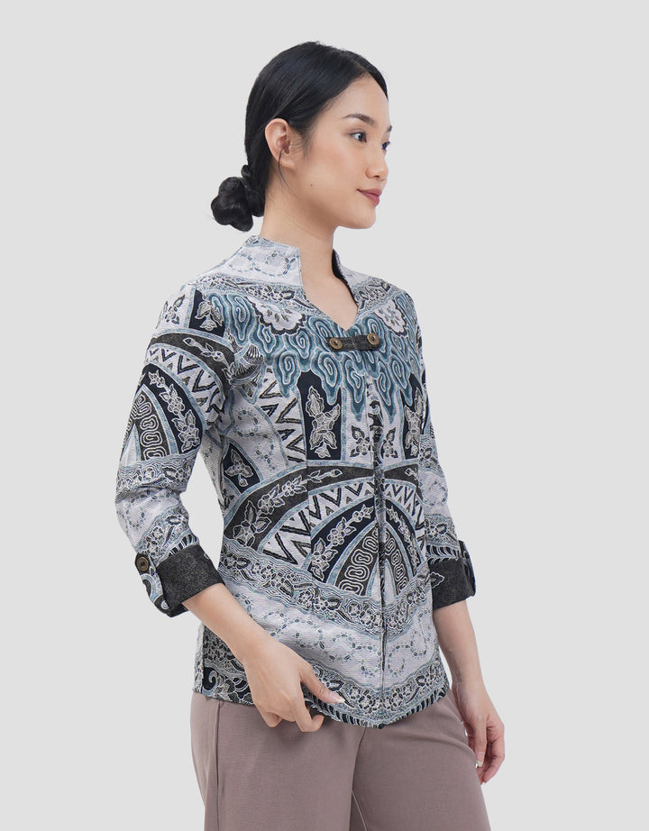 Arjuna Weda Mega Mendung Blouse Batik Wanita