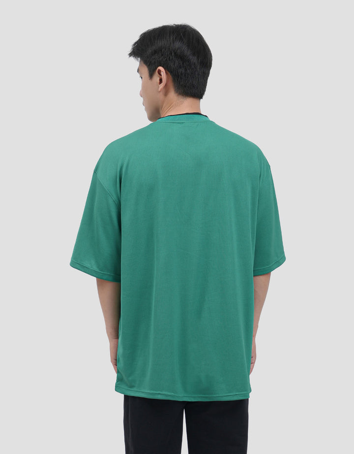 Marvel Varsity Hulk Smash 62 Performance Kaos Oversize Pria