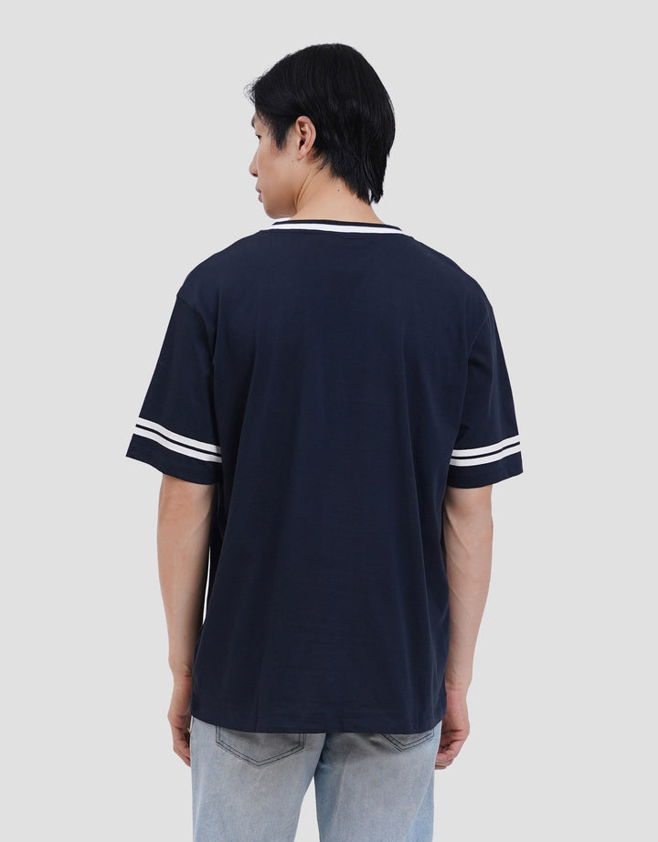 Aos The Jocks Varsity Club-1 Kaos Oversize Pria