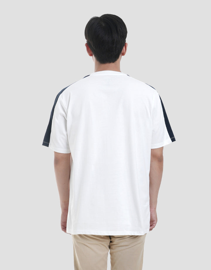 Aos The Jock Cut Theme One Kaos Pria