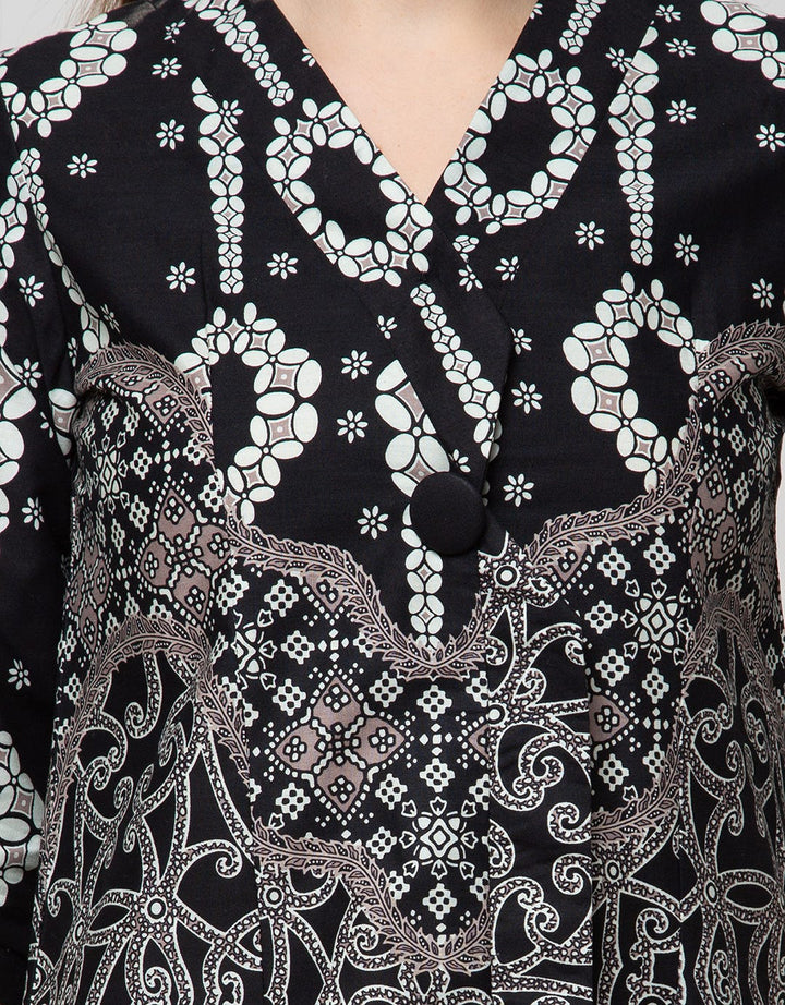 Arjuna Weda Blouse Batik Kawung Baris