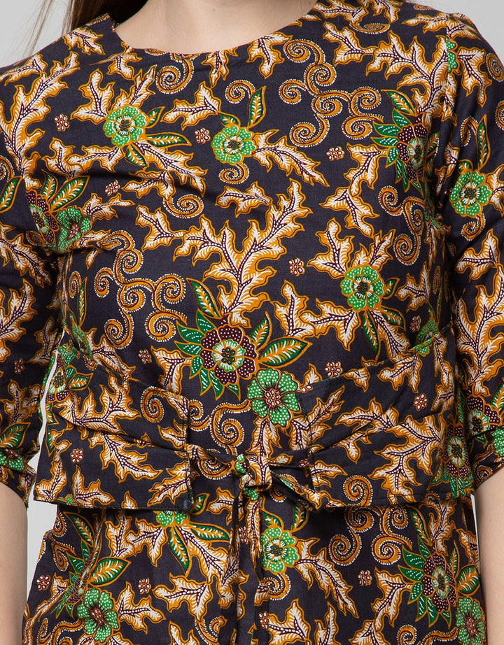 Adikusuma Blouse Batik Kembang Semanggi