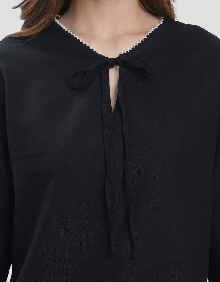 Connexion Lock Scalops Embro Blouse Wanita