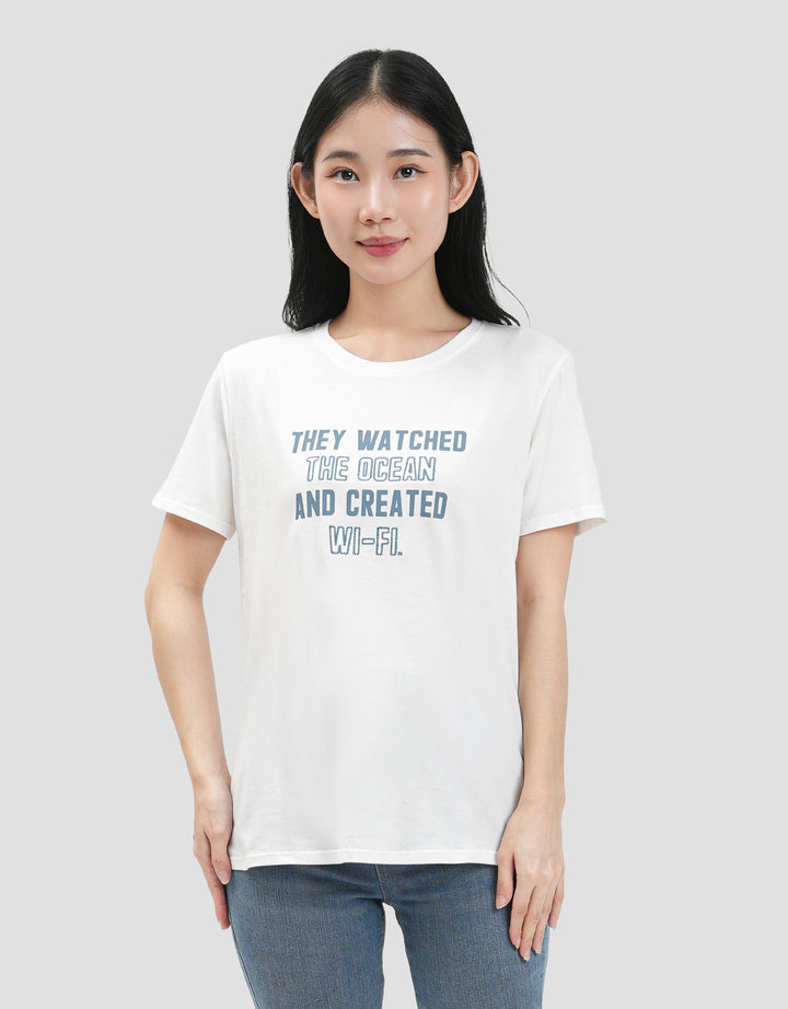 Nevada Watched The Ocean Kaos Wanita
