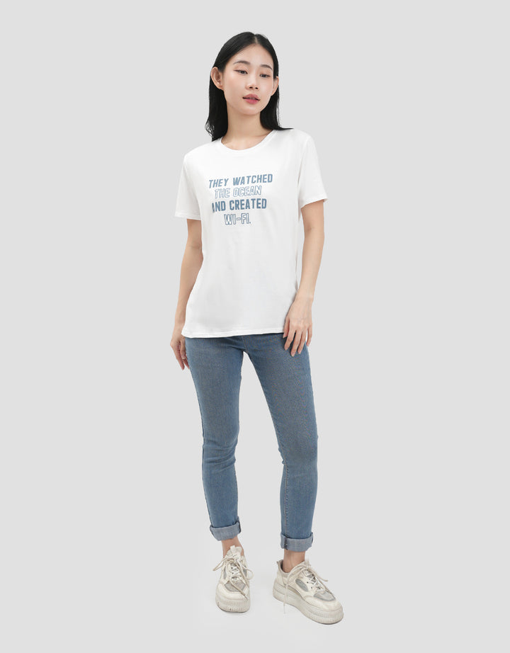 Nevada Watched The Ocean Kaos Wanita