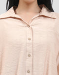 Connexion Textured Linen Double Pocket Kemeja Wanita