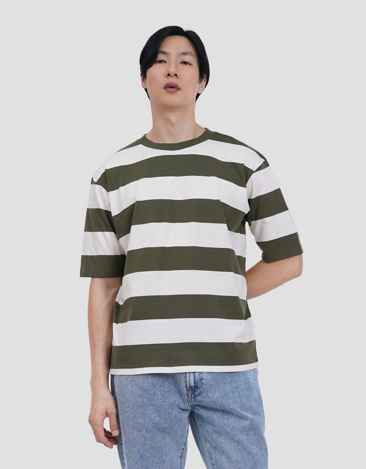 Suko Rugby Stripe Graphic Print Kerah Bulat Lengan Pendek Kaos Oversize Pria