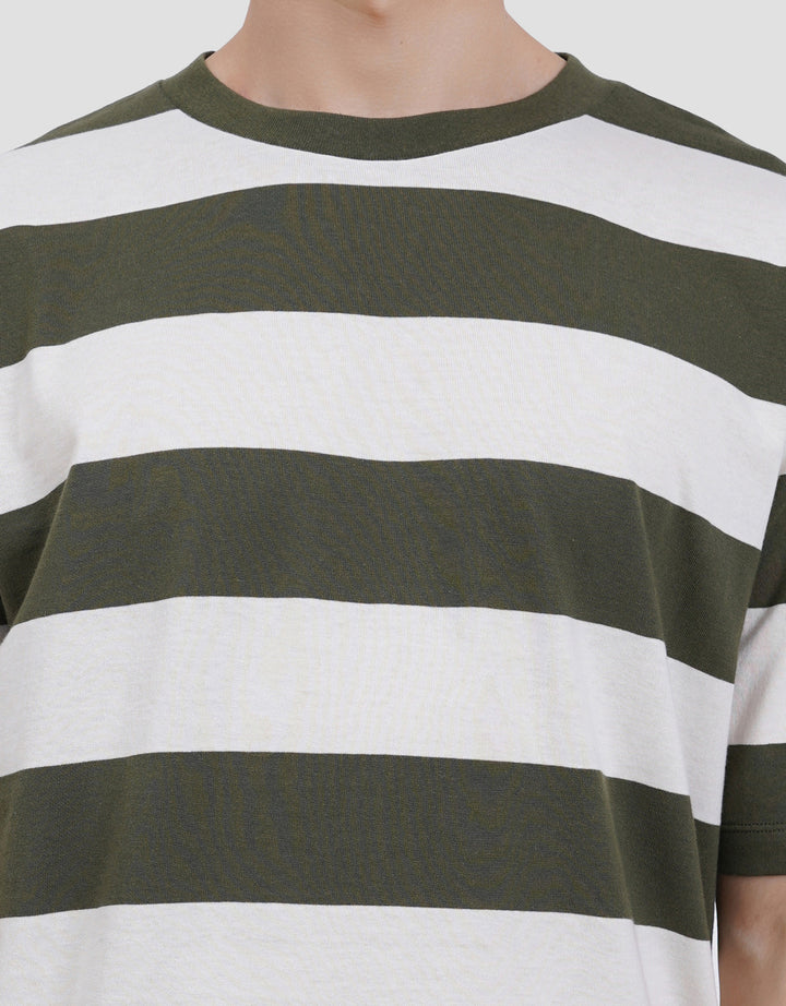 Suko Rugby Stripe Graphic Print Kerah Bulat Lengan Pendek Kaos Oversize Pria