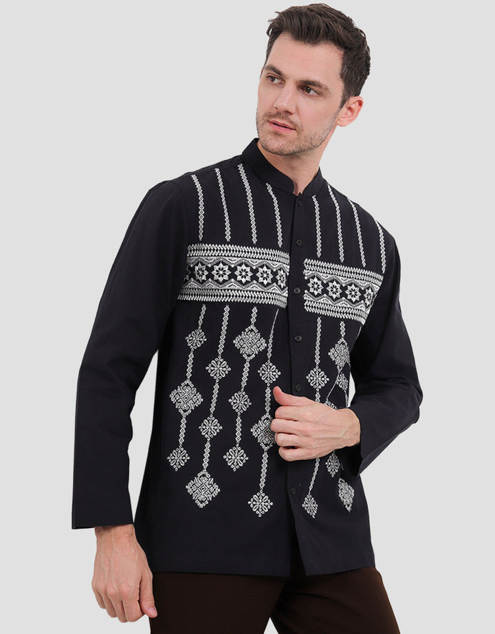 Intresse Tarangini Hitam Lengan Panjang Baju Koko Pria