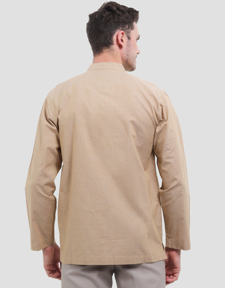Intresse Kanaka Coklat Lengan Panjang Baju Koko Pria