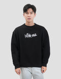 Nevada Universal Music Blink 182 Boxy Fit Sweater Pria