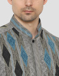 Arjuna Weda Batik Geometris Kemeja Koko Pria