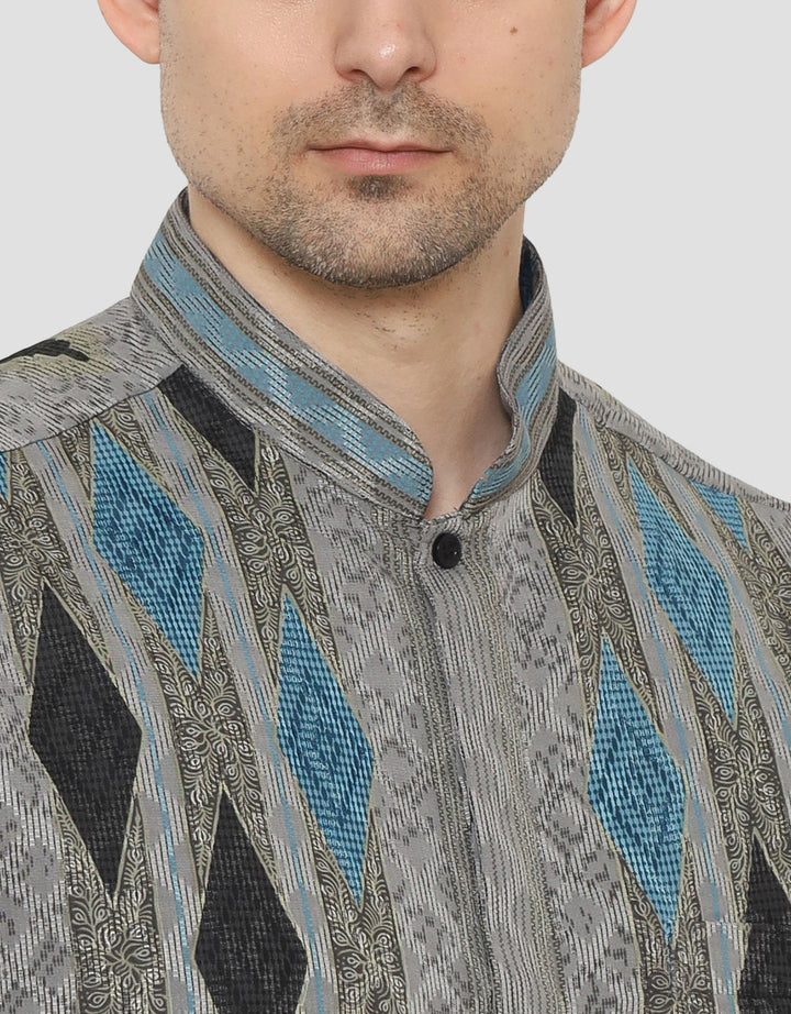 Arjuna Weda Batik Geometris Kemeja Koko Pria