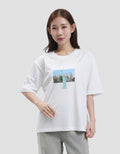 Suko Boyfriend Graphic Crop Kerah Bulat Kaos Wanita