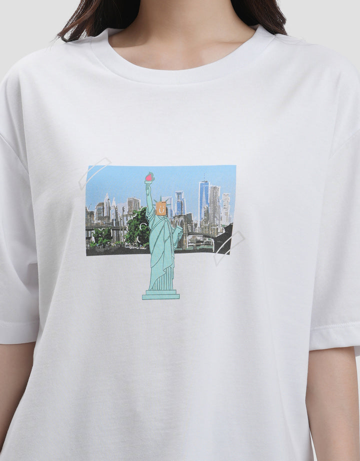 Suko Boyfriend Graphic Crop Kerah Bulat Kaos Wanita