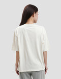Suko Boyfriend Graphic Crop Kaos Lengan Pendek Wanita
