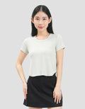 Suko Low Neck Curved Hem Kaos Crop Wanita