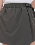 Suko Nilon Parasut Belted Skort Wanita