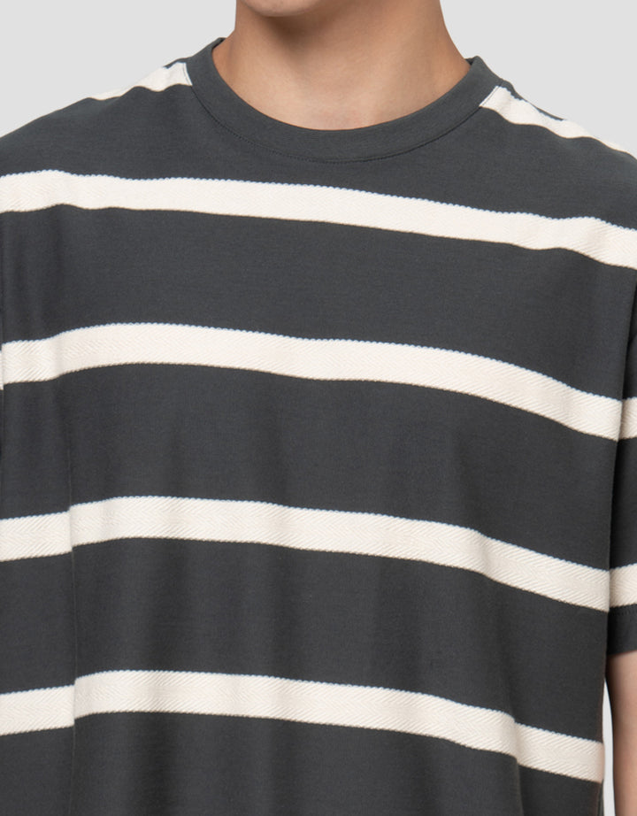 Cole Stripes Herringborn Pattern Reg Fit Kaos Pria