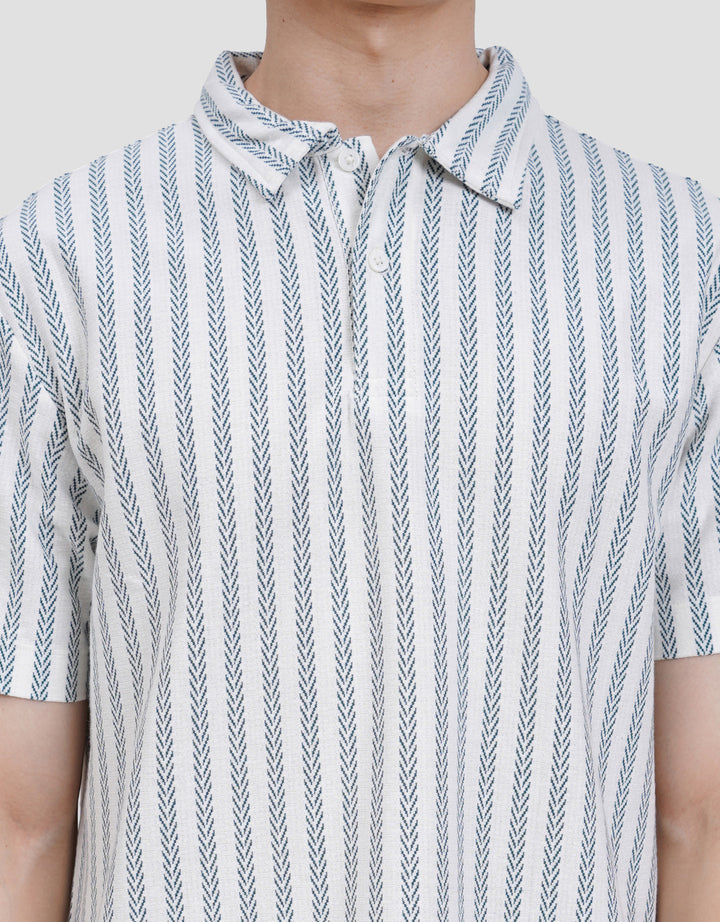 Cole Stripes Vertical Herringborn Pattern Smart Fit Kaos Polo Pria
