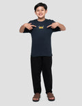 Nevada Print Flocking Samping Kaos Anak Laki-laki