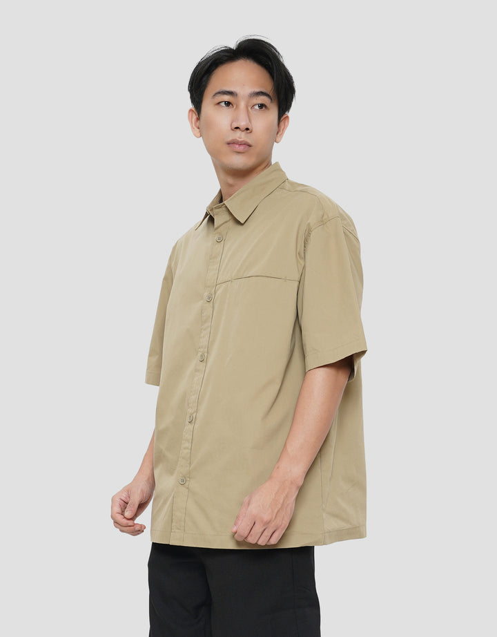 NEVADA BASIC LAFFER KEMEJA BOXY FIT PRIA