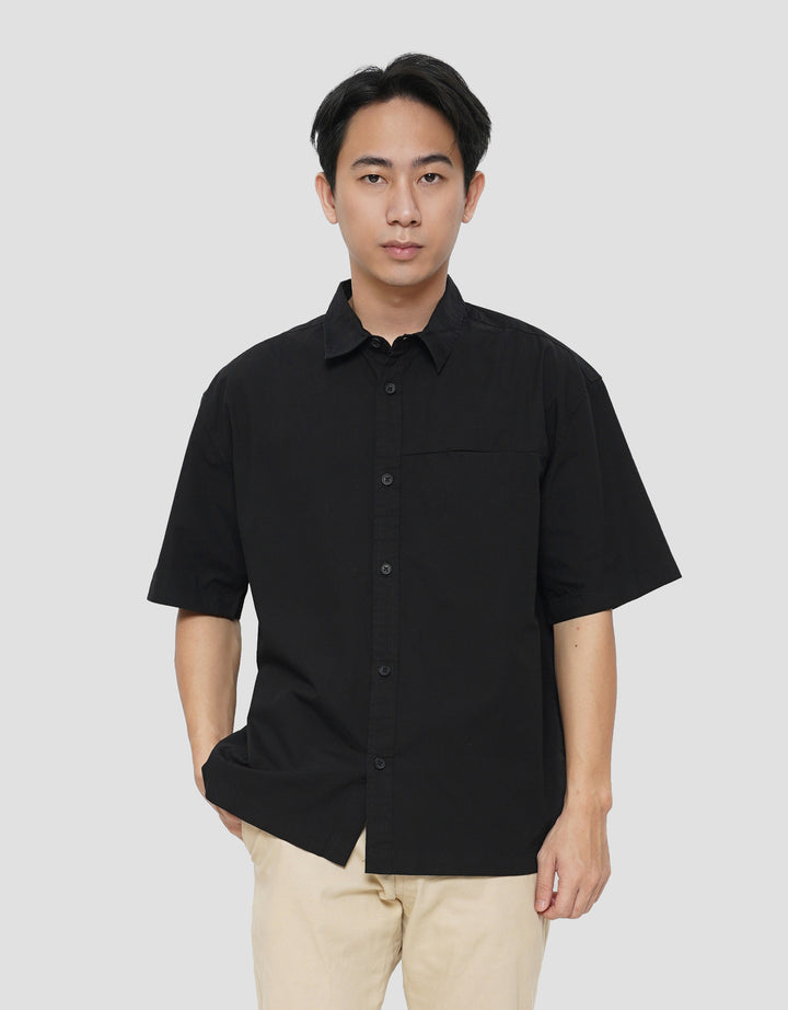 NEVADA BASIC LAFFER KEMEJA BOXY FIT PRIA