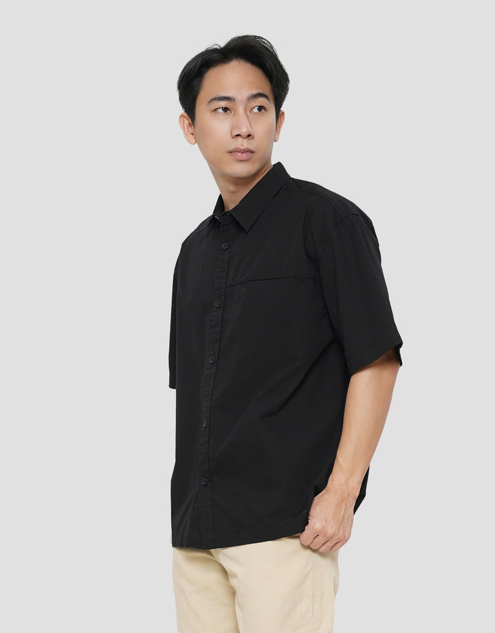 NEVADA BASIC LAFFER KEMEJA BOXY FIT PRIA
