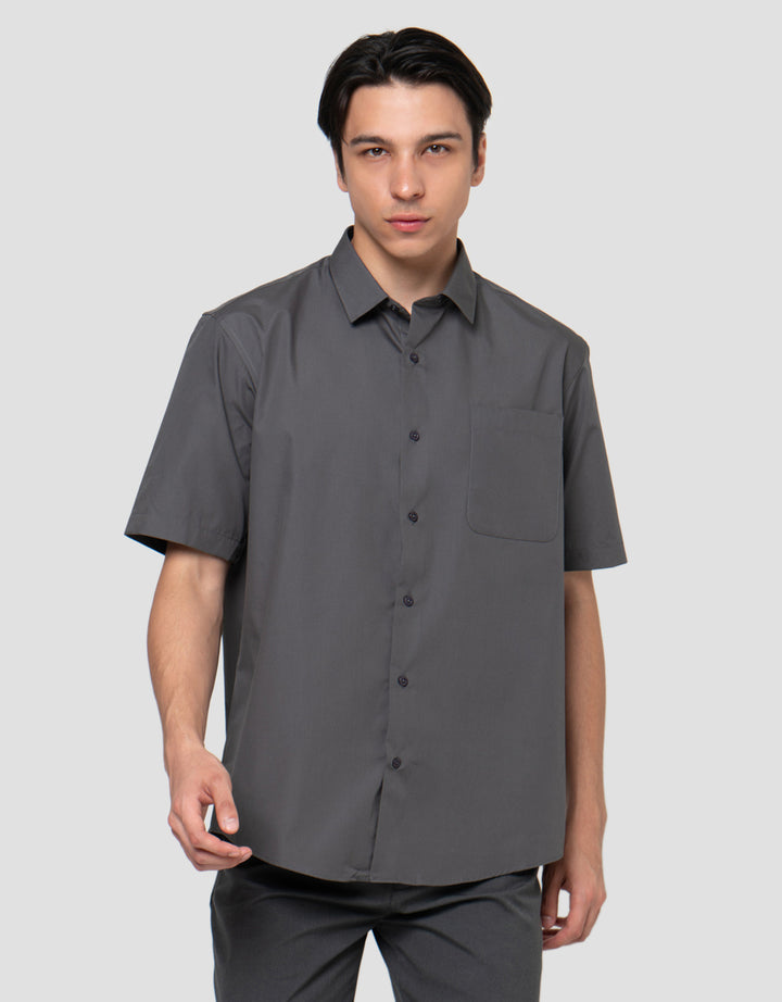 Cole Basic Solid Reg Fit Kemeja Pria
