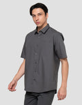 Cole Basic Solid Reg Fit Kemeja Pria