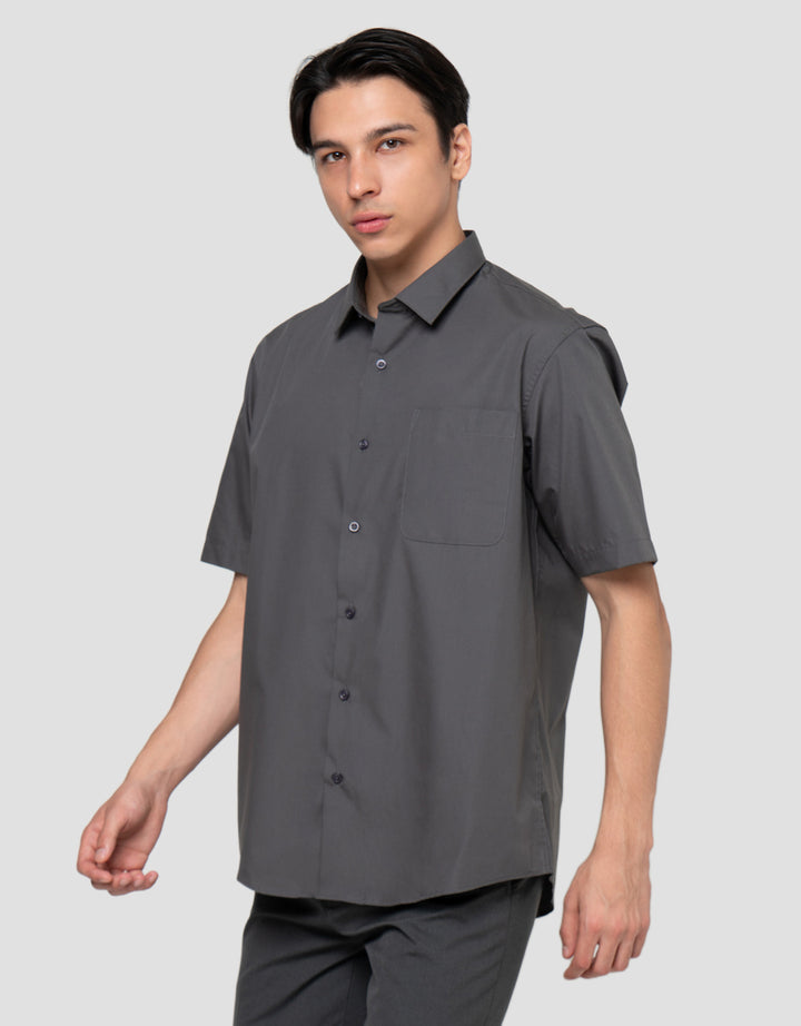 Cole Basic Solid Reg Fit Kemeja Pria