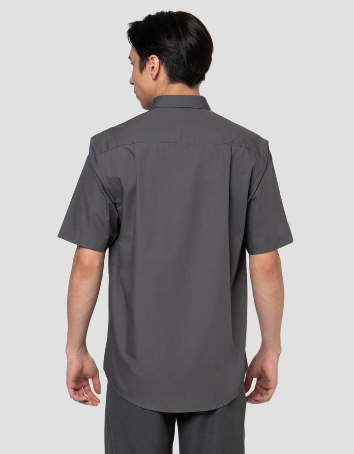 Cole Basic Solid Reg Fit Kemeja Pria