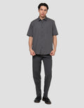 Cole Basic Solid Reg Fit Kemeja Pria