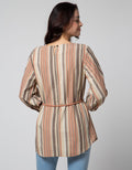 Expand Daisi Blouse Wanita