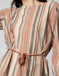 Expand Daisi Blouse Wanita