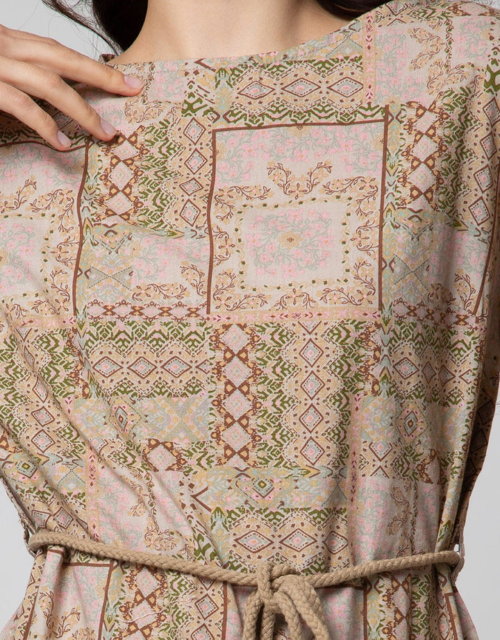 Expand Aleeta Blouse Wanita
