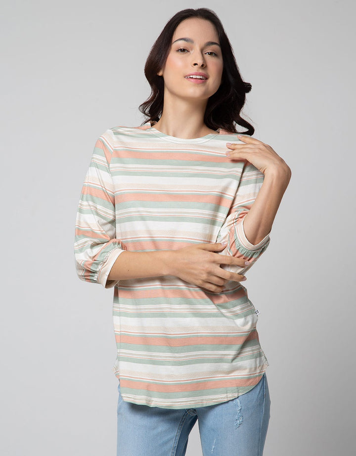 Expand Expand Frieda Kaos Wanita