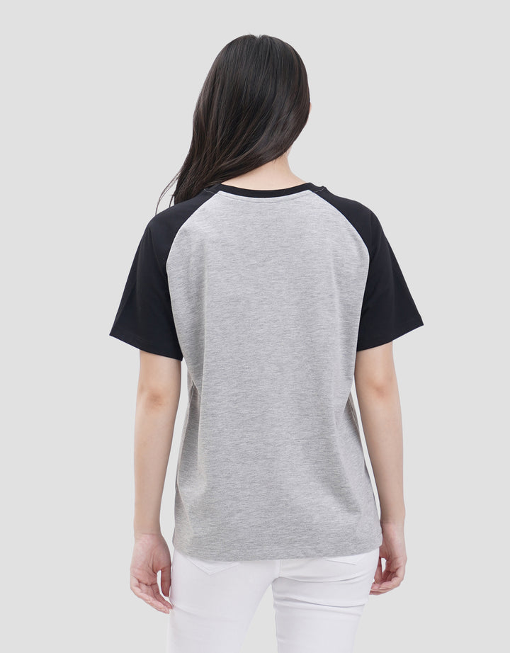 Nevada Raglan Varsity Crew Kaos Wanita