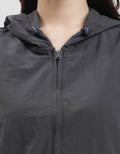 Nevada Sleeveless Top Nylon Jaket Hoodie Wanita