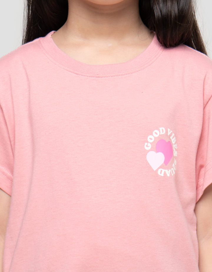 Little M Good Vibes Print Kaos Anak Perempuan