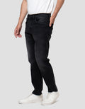 NEVADA TAPERED BASIC CELANA JEANS PRIA