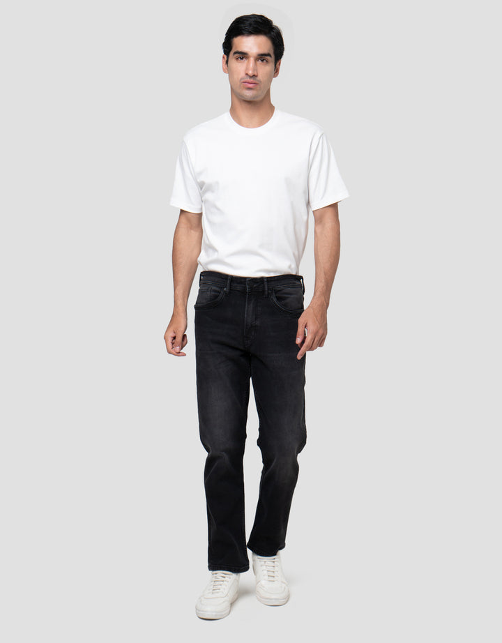 NEVADA TAPERED BASIC CELANA JEANS PRIA