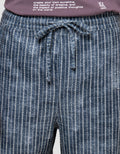 NEVADA KNEE LOOKS DENIM TEXT CELANA PENDEK PRIA