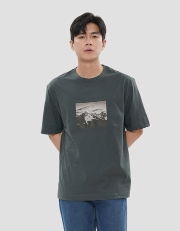 COLE MONOCROME GRAPHIC KAOS PRIA