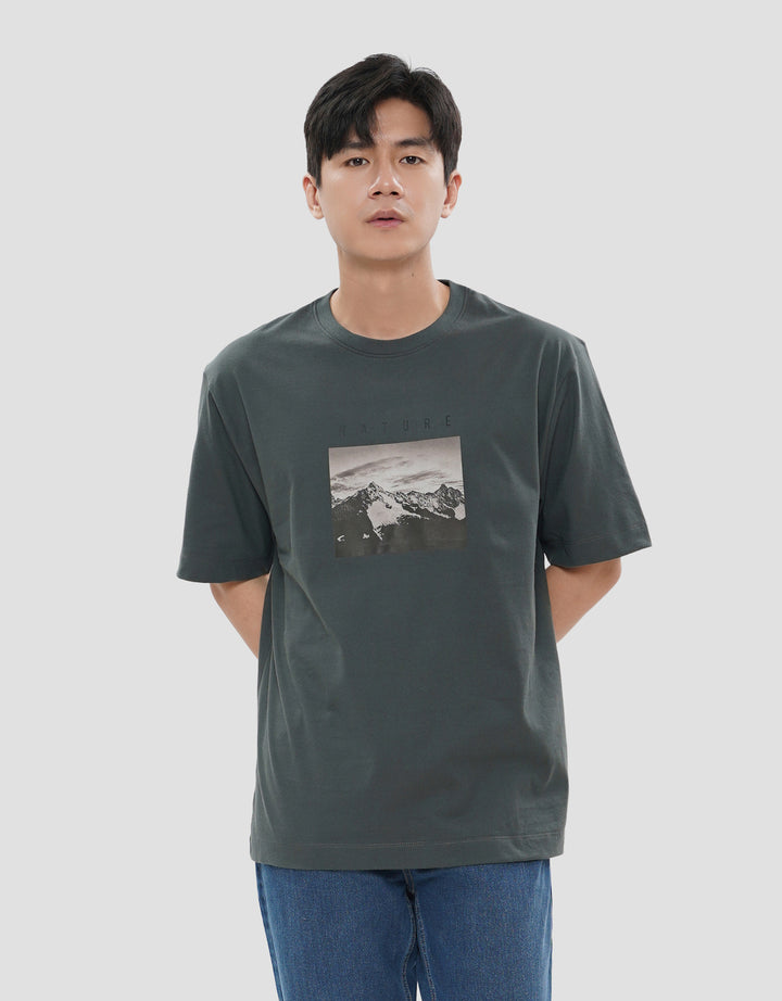 COLE MONOCROME GRAPHIC KAOS PRIA
