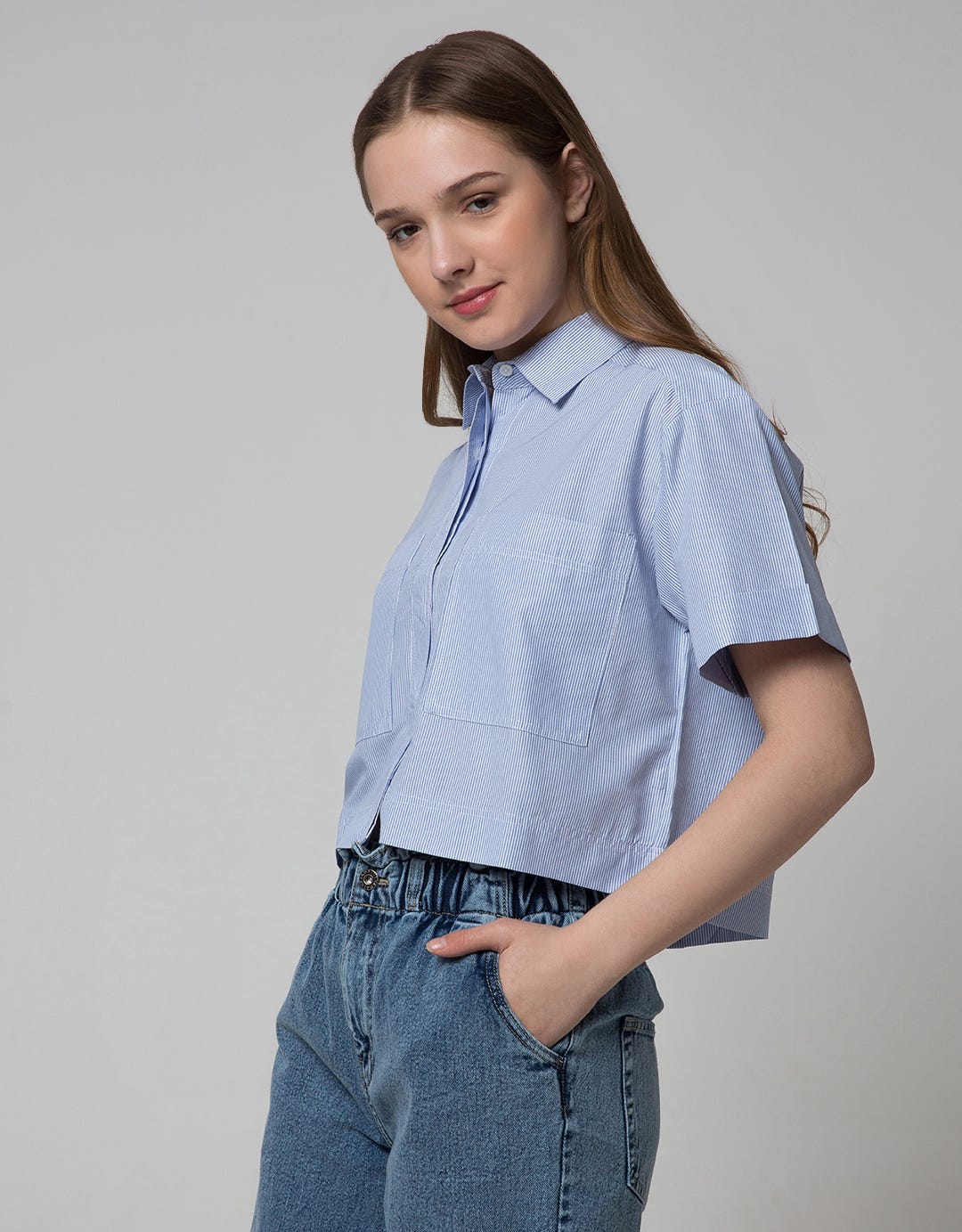 Details Front Pocket Women's Crop Shirt